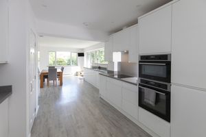 Lindfield_Kitchen / Dining Room - click for photo gallery